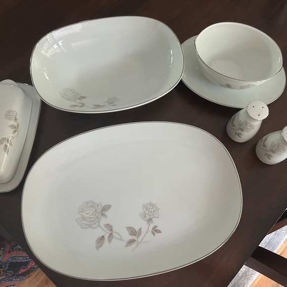 Noritake Rosay Serving Pieces - Picture 2 of 3